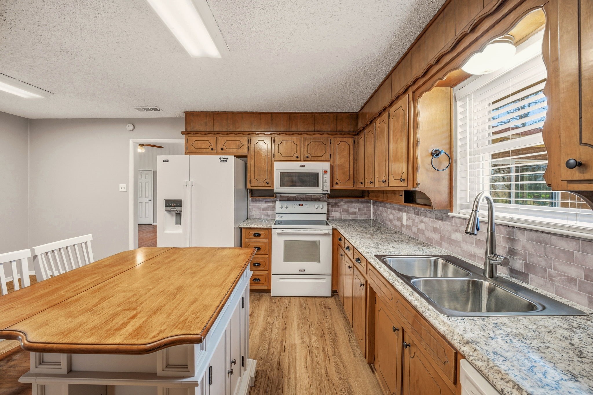 102 Shady Oak Drive Weatherford TX 76087