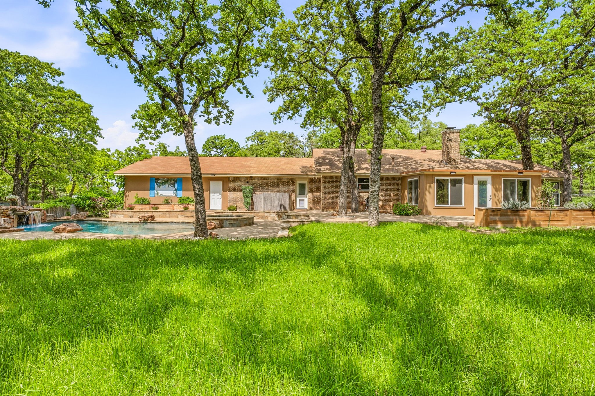 102 Shady Oak Drive Weatherford TX 76087
