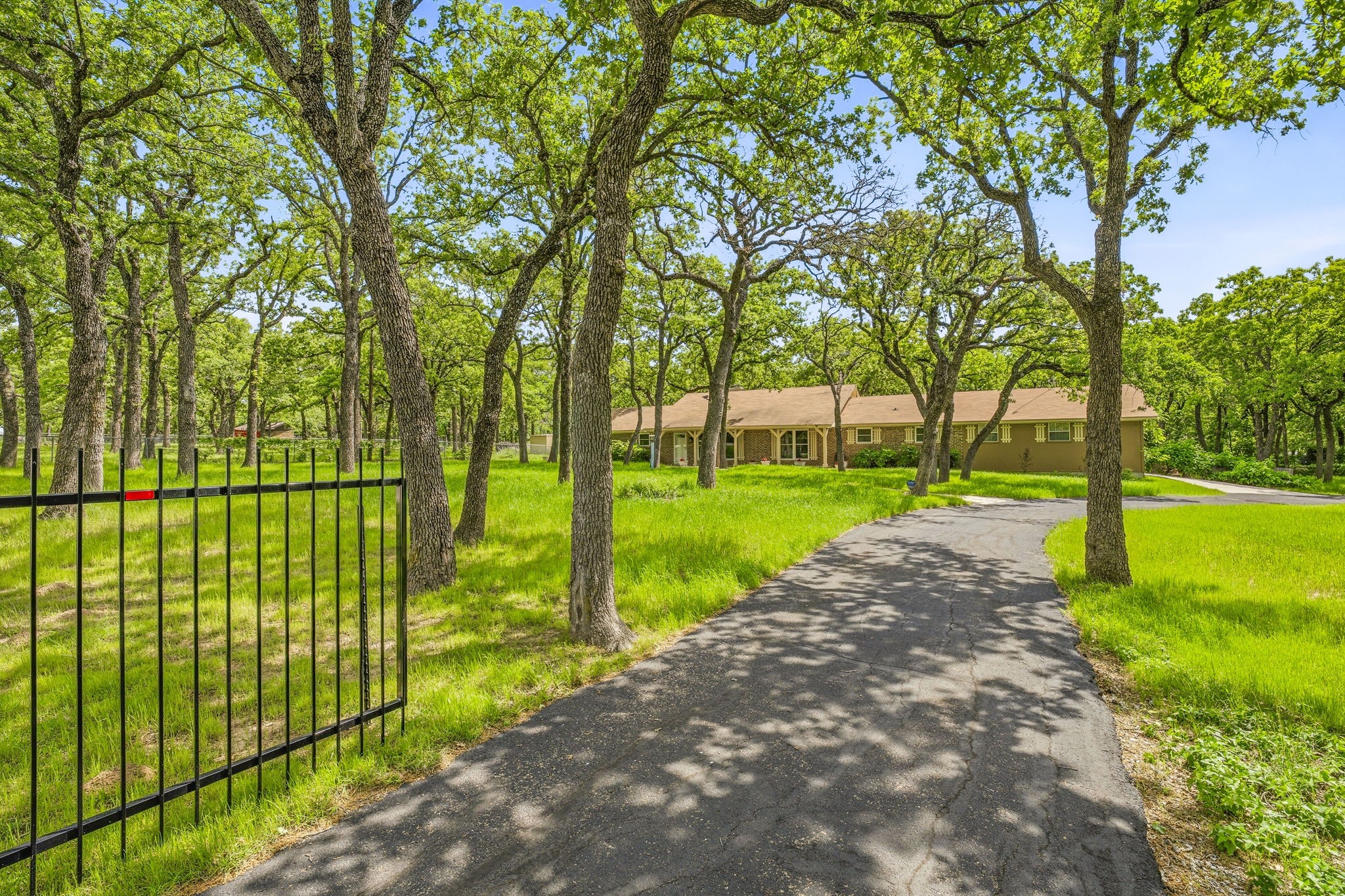 102 Shady Oak Drive Weatherford TX 76087