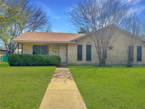 812 Monique Cedar Hill TX 75104