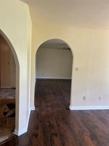 214 County Road 4870 Newark TX 76071