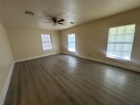 214 County Road 4870 Newark TX 76071