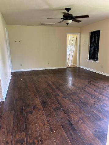 214 County Road 4870 Newark TX 76071