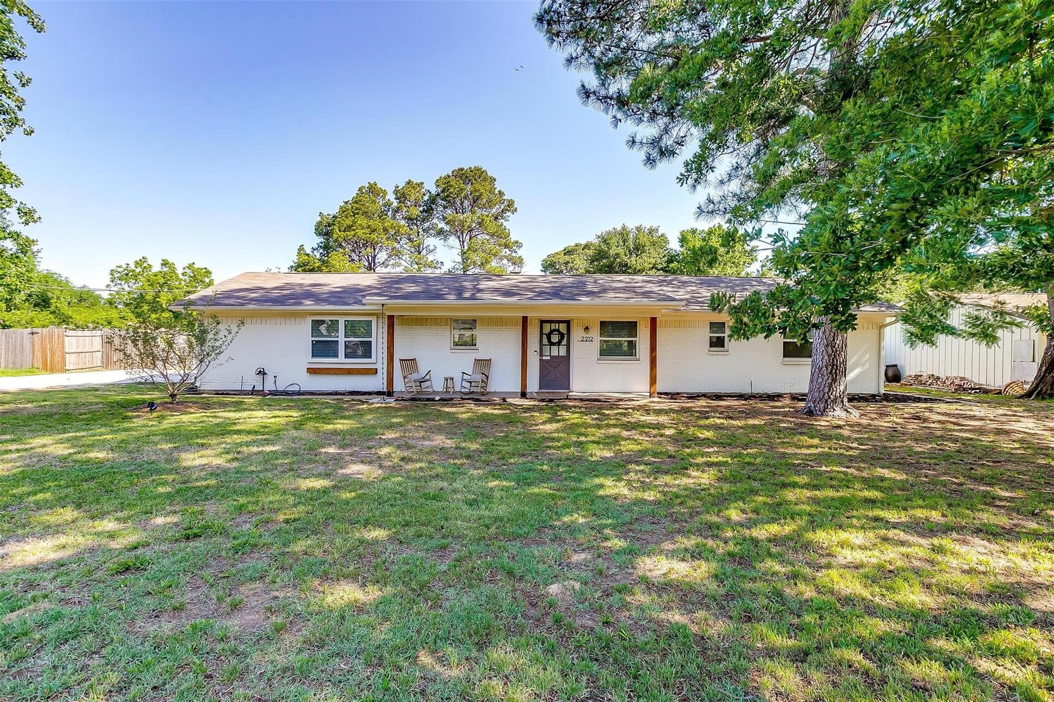2212 Ridge Lane Grapevine TX 76051