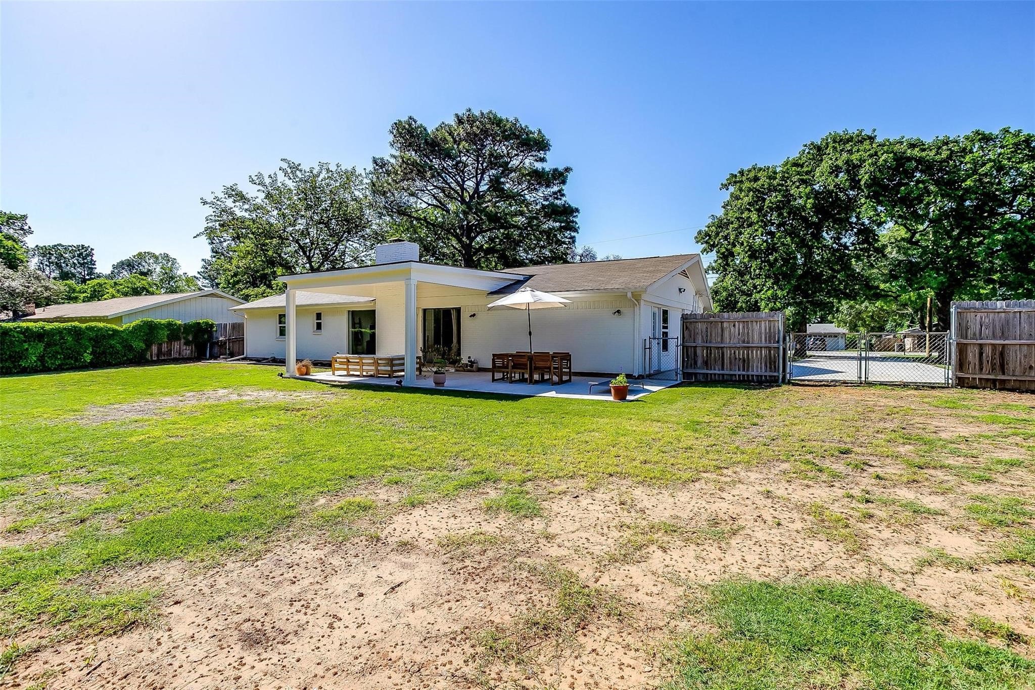 2212 Ridge Lane Grapevine TX 76051