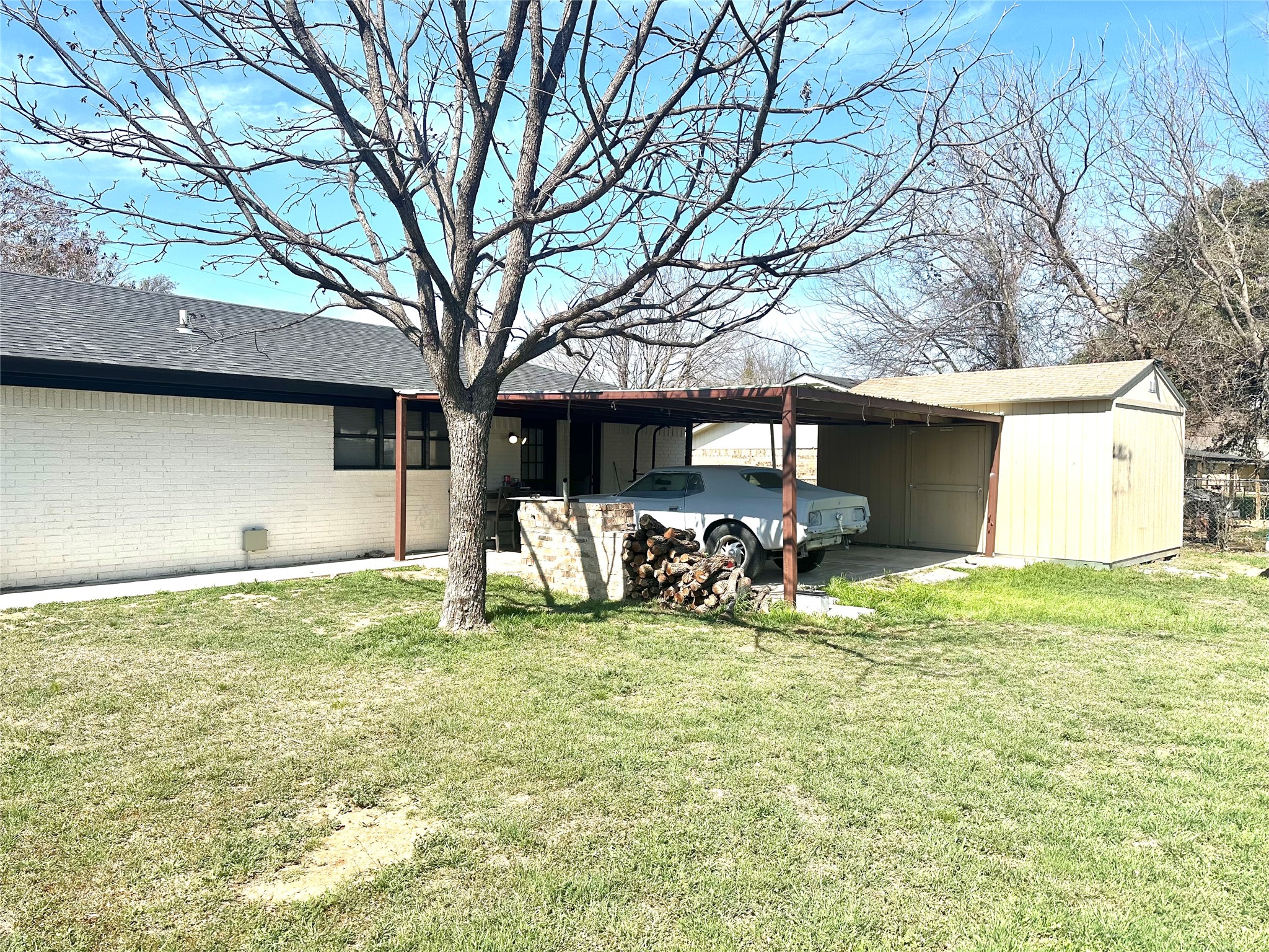 129 Bowie Circle Brownwood TX 76801