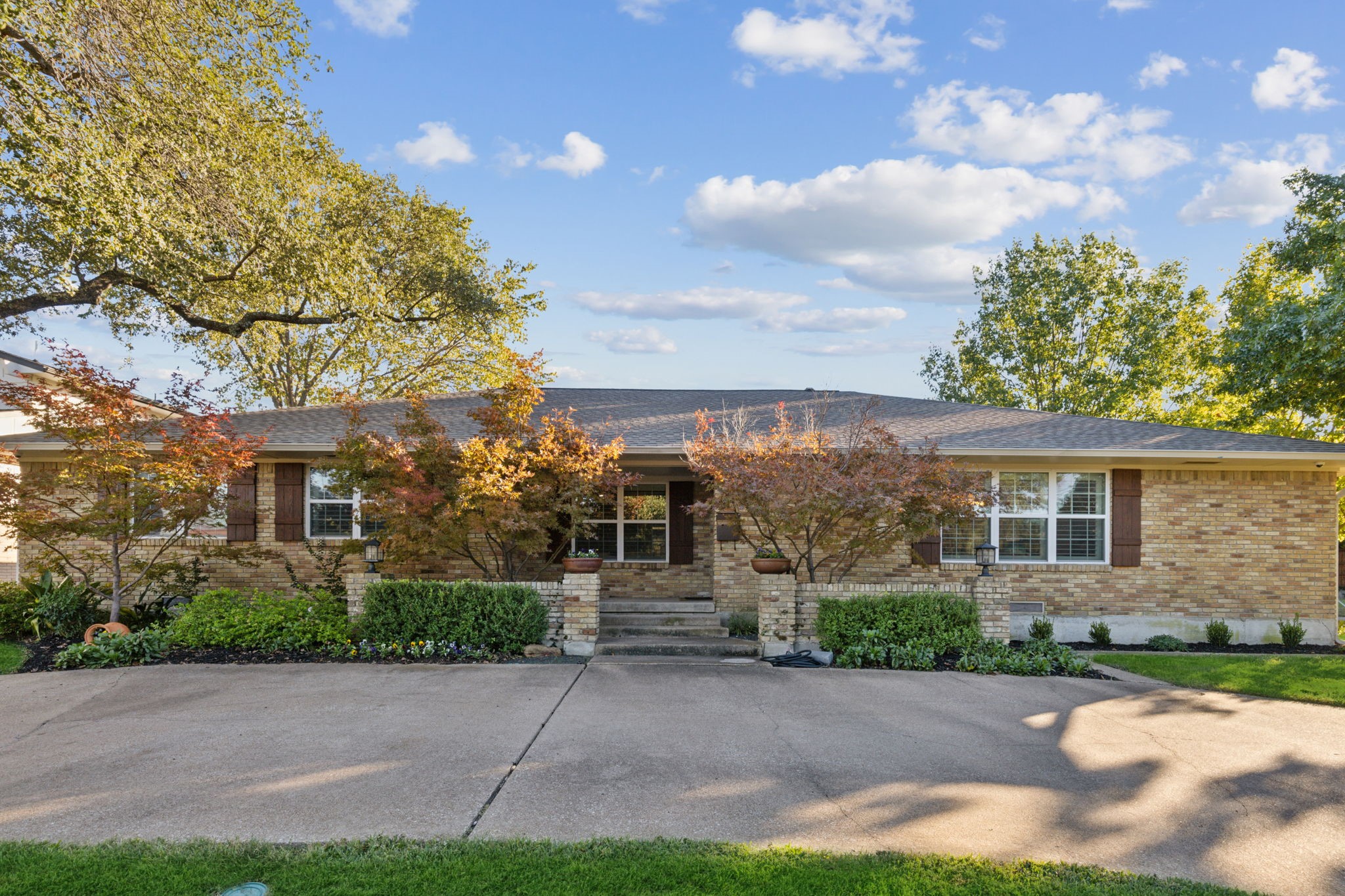 6208 Danbury Lane Dallas TX 75214
