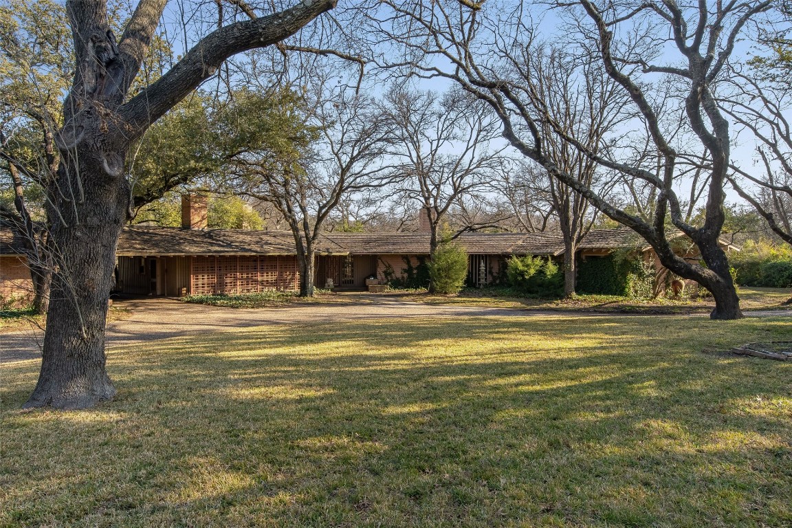 10010 Strait Lane Dallas TX 75229