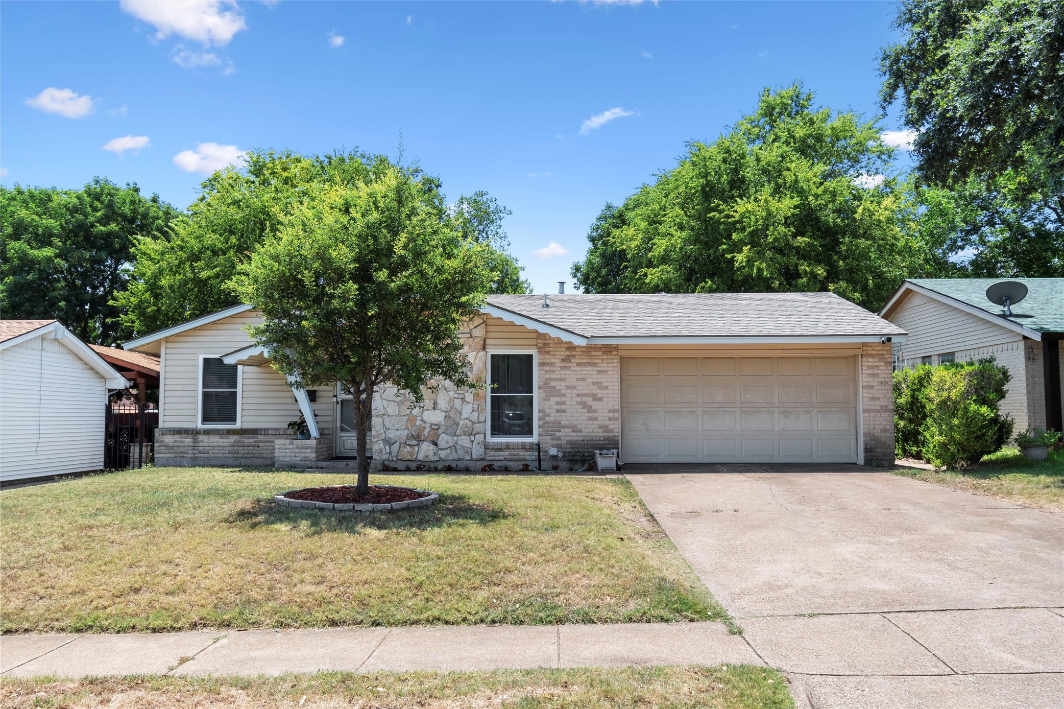 4660 Bridgewater Lane Dallas TX 75211