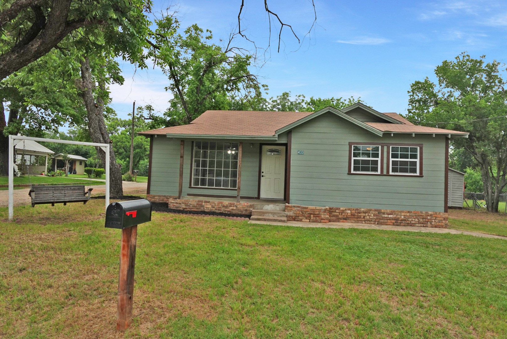 433 W Hampton Avenue De Leon TX 76444