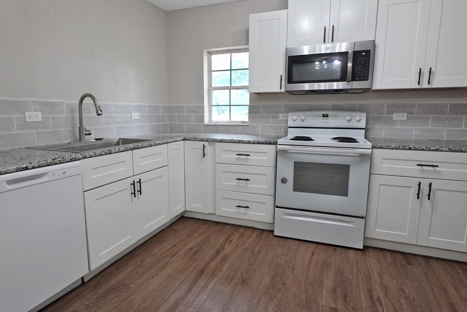 433 W Hampton Avenue De Leon TX 76444