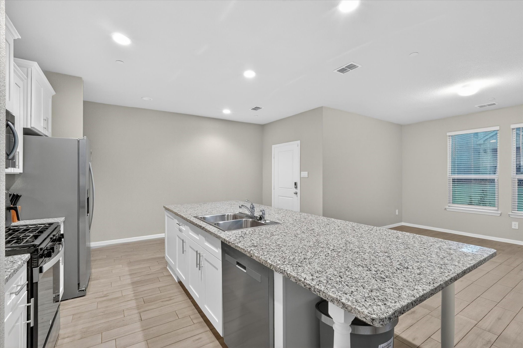 4716 Stunning Pathway Haltom City TX 76117