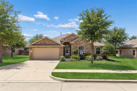1412 Meadowlakes Drive Azle TX 76020