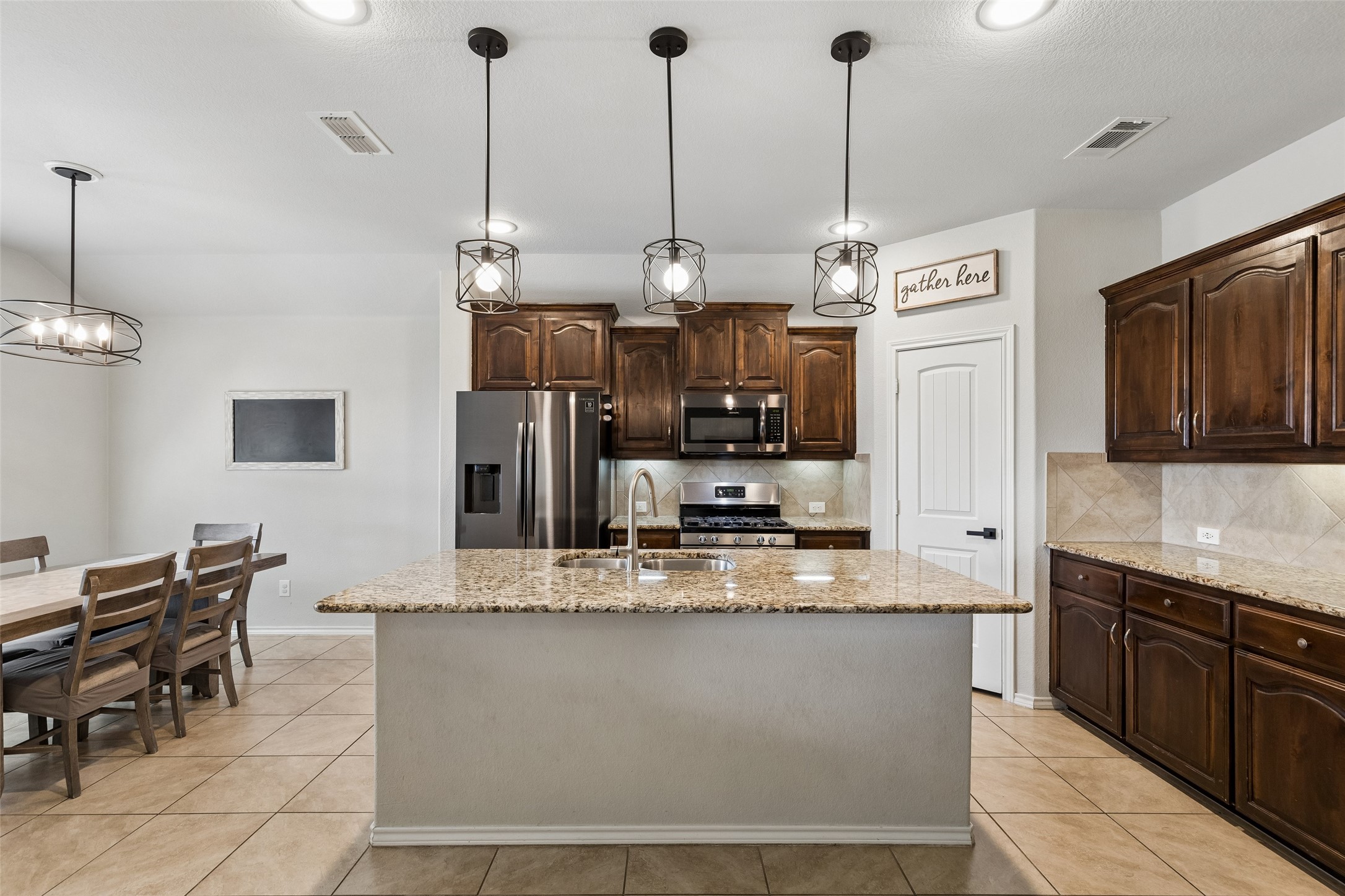 1412 Meadowlakes Drive Azle TX 76020