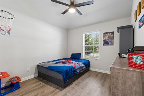 1412 Meadowlakes Drive Azle TX 76020
