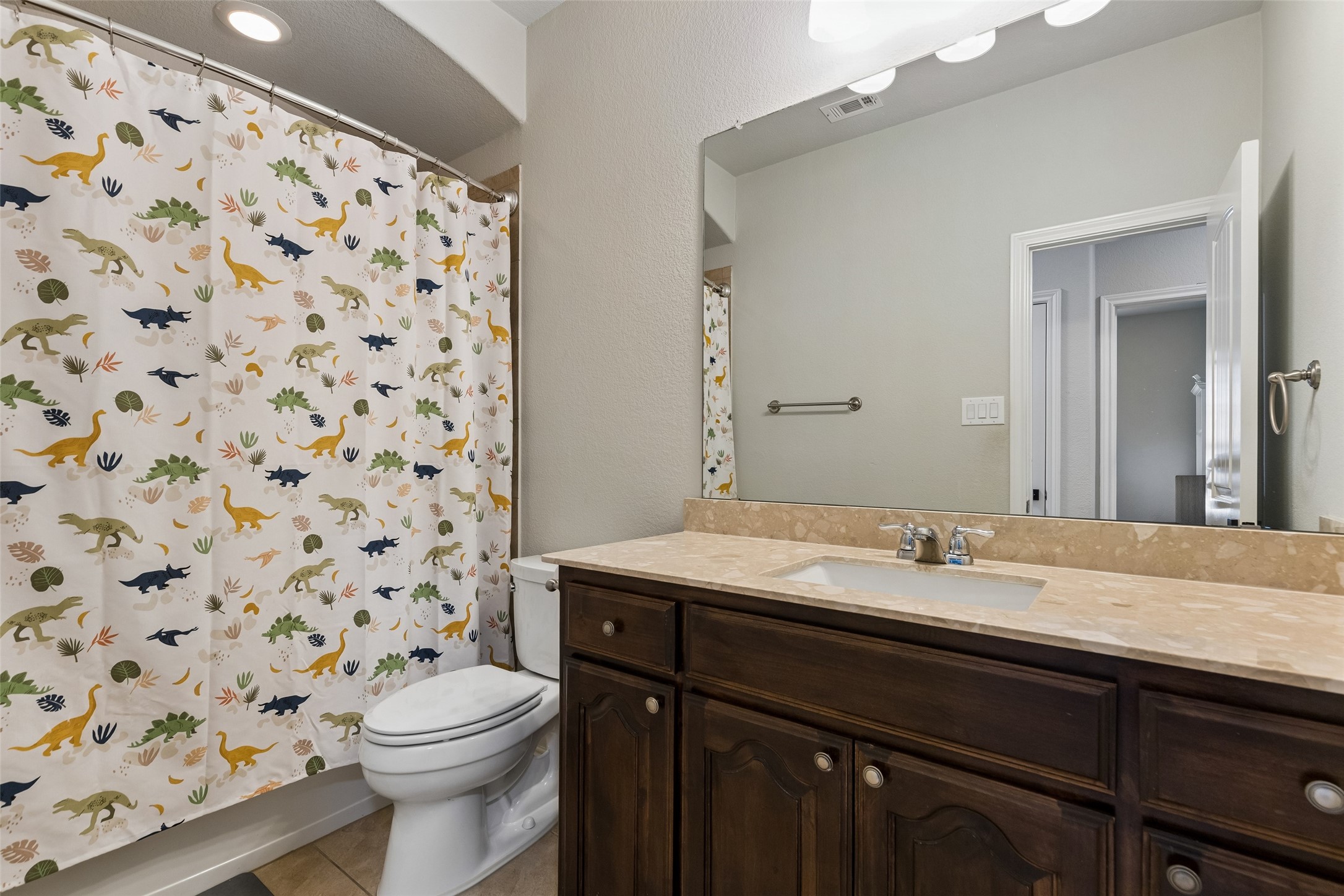1412 Meadowlakes Drive Azle TX 76020