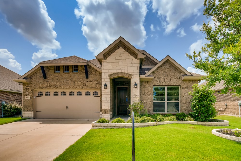 1571 Country Crest Drive Waxahachie TX 75165