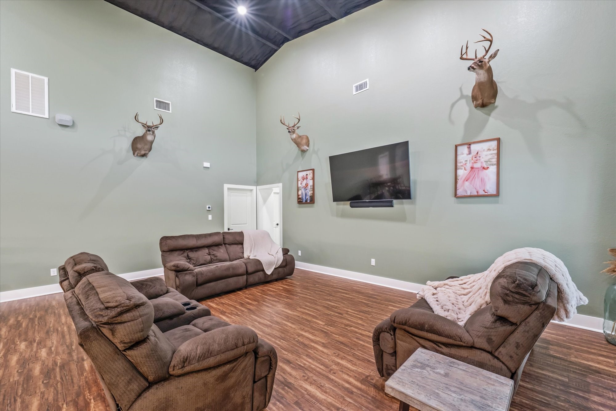 1000 W Main Street Chandler TX 75758