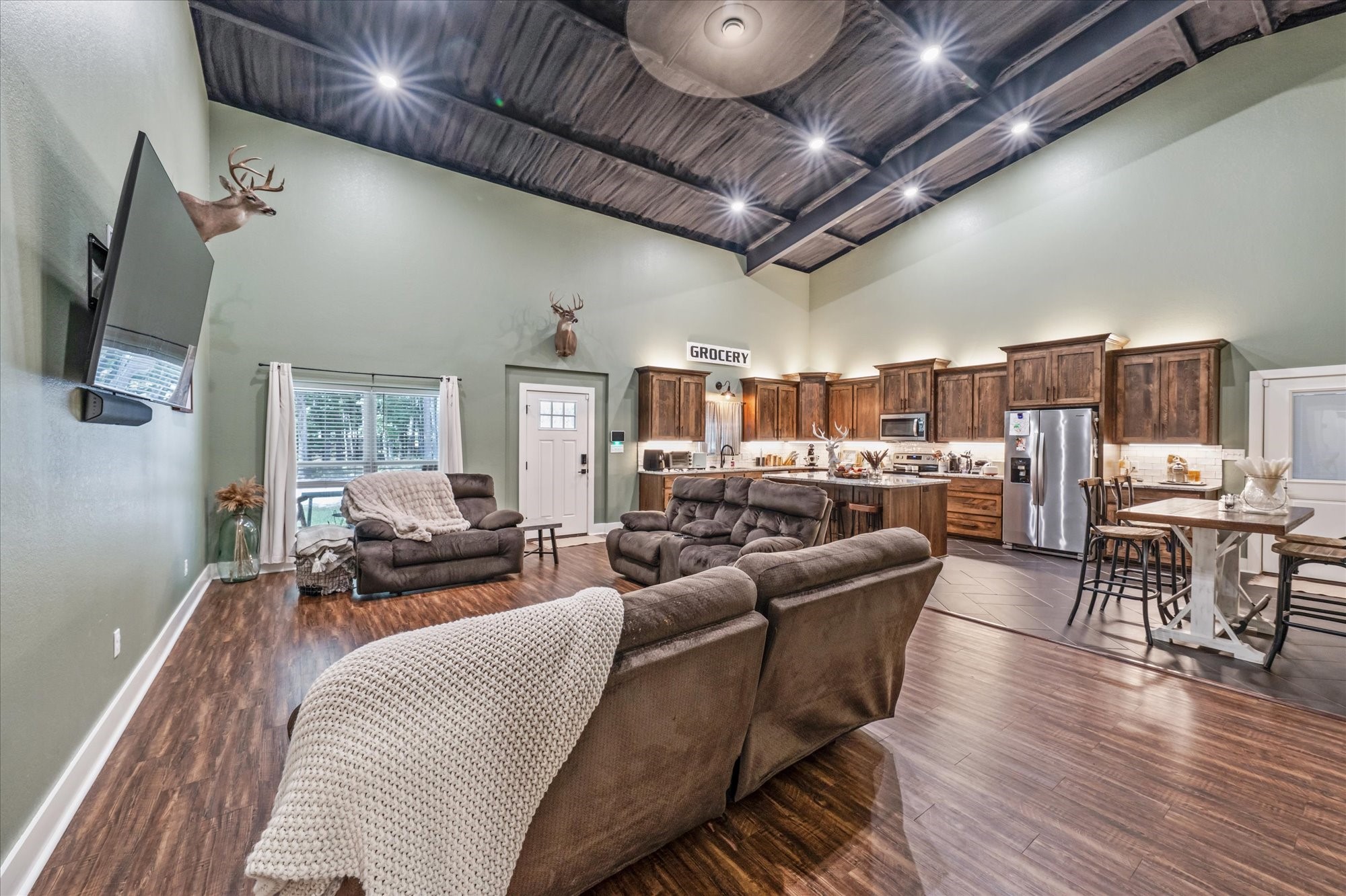 1000 W Main Street Chandler TX 75758