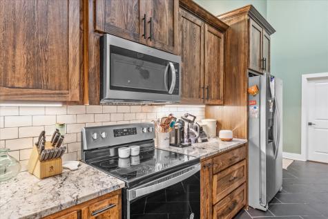 1000 W Main Street Chandler TX 75758