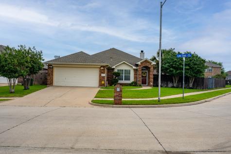 7427 Lake Front Trail Arlington TX 76002