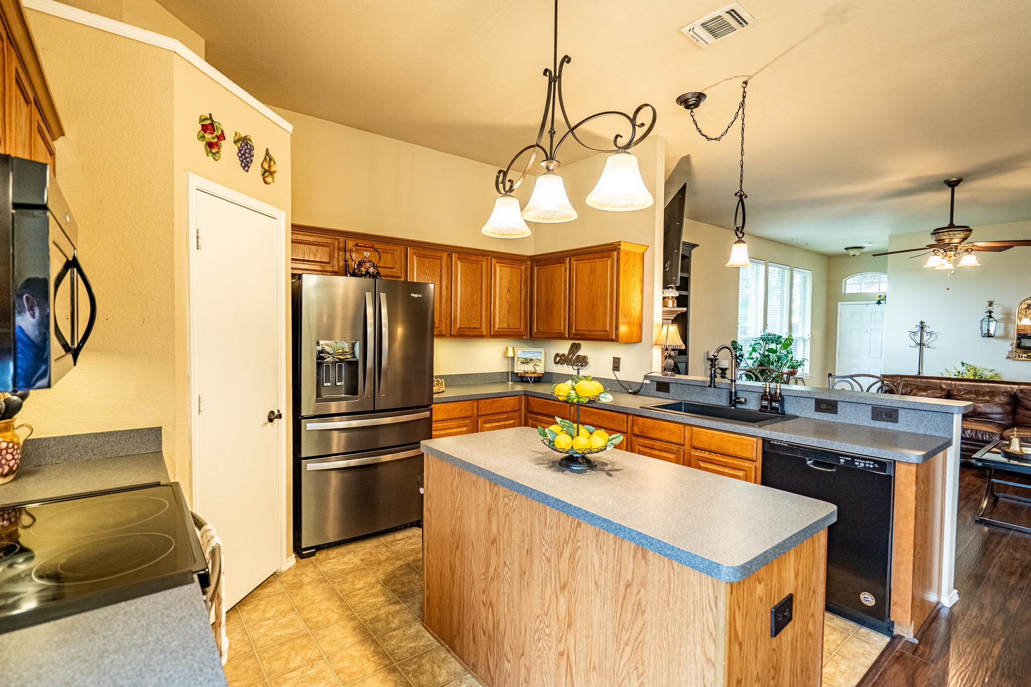 7427 Lake Front Trail Arlington TX 76002