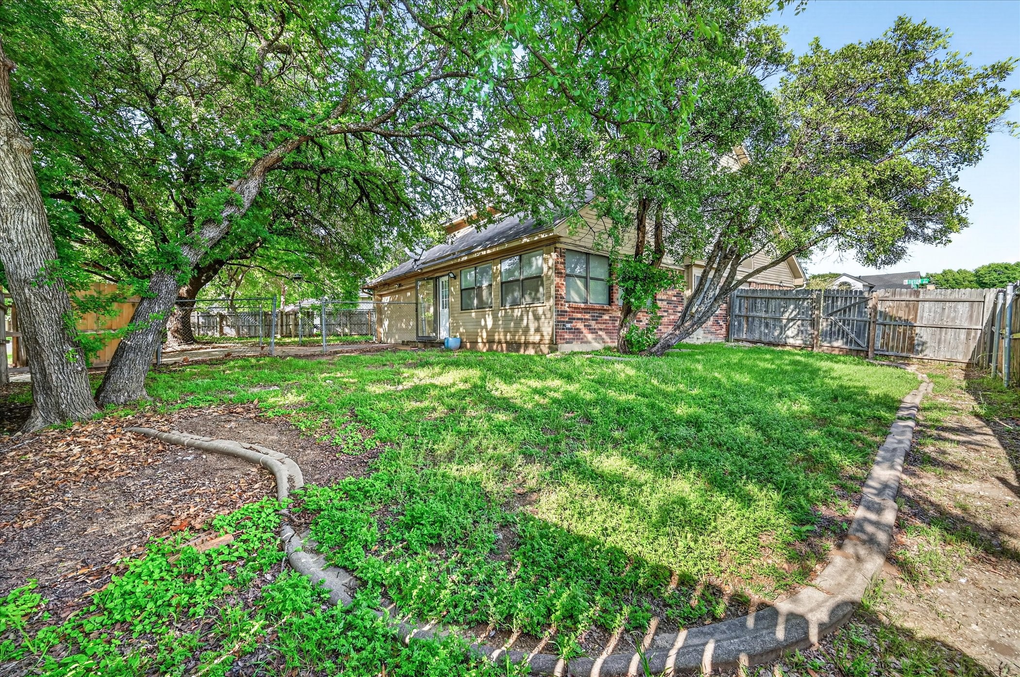 819 Tifton Court Lancaster TX 75146
