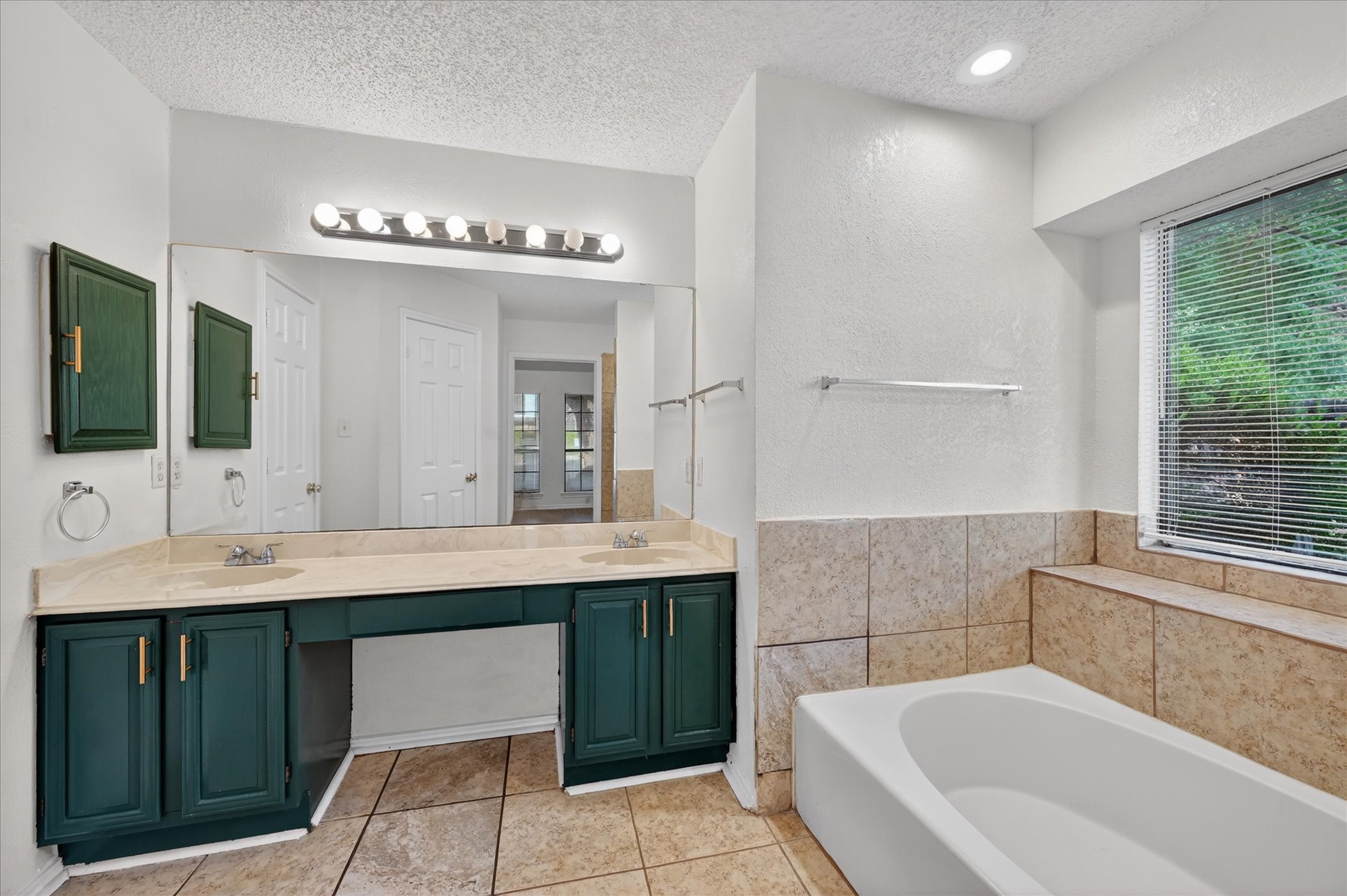 819 Tifton Court Lancaster TX 75146