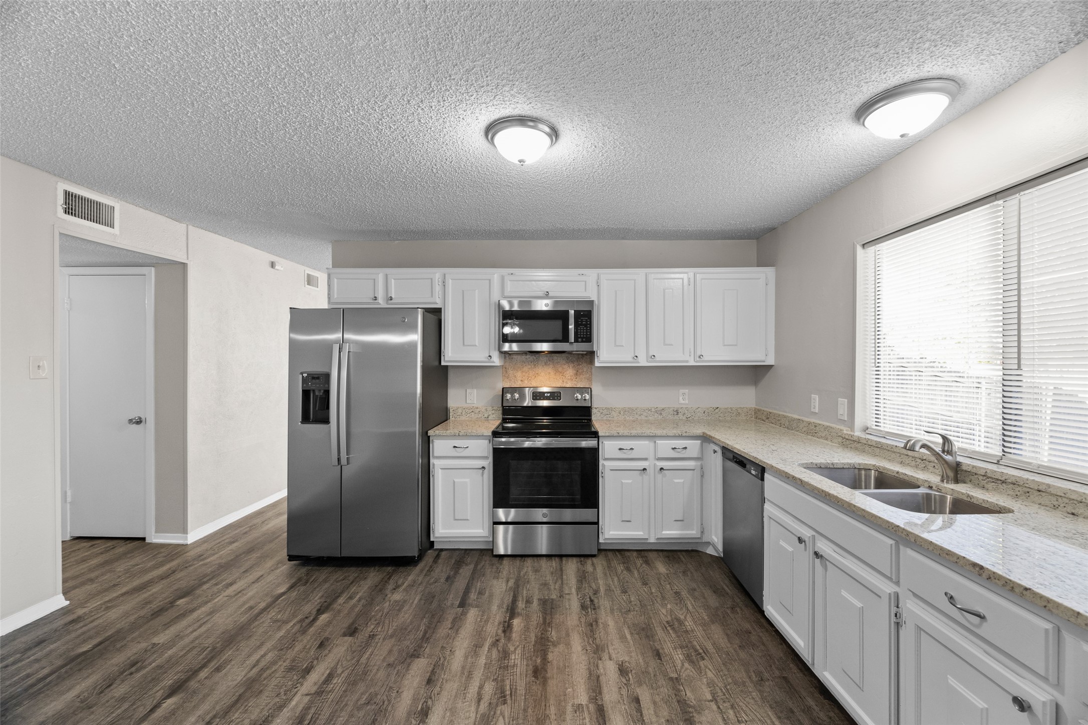 2011 Lavon Creek Lane Arlington TX 76006