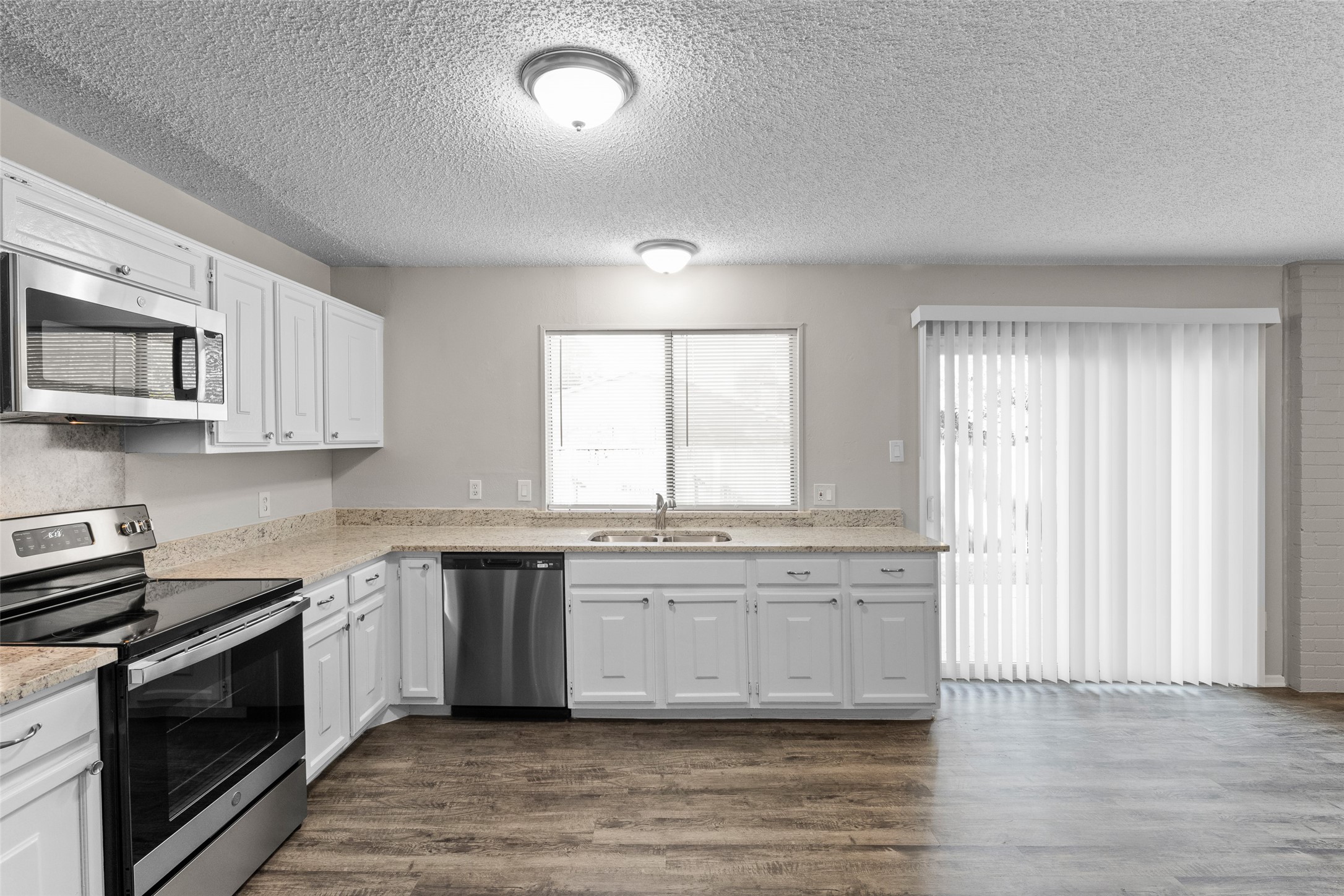 2011 Lavon Creek Lane Arlington TX 76006
