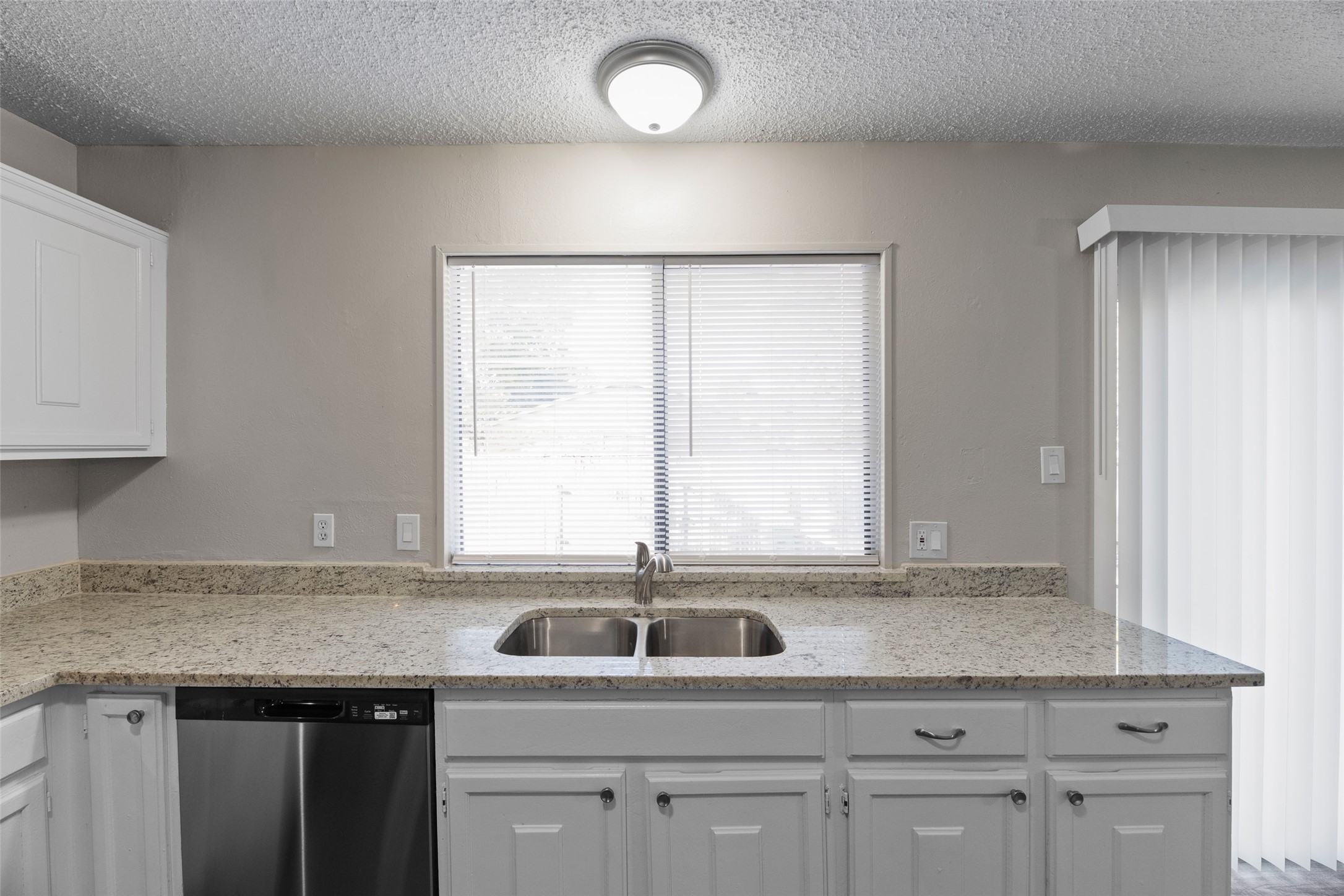 2011 Lavon Creek Lane Arlington TX 76006