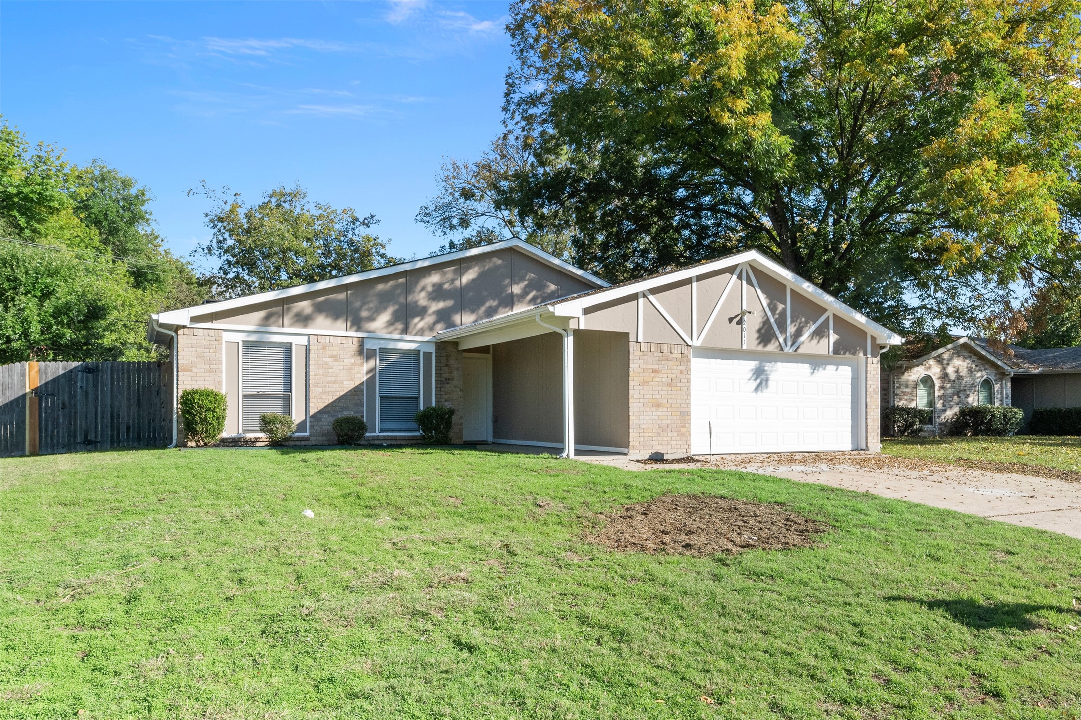 2011 Lavon Creek Lane Arlington TX 76006