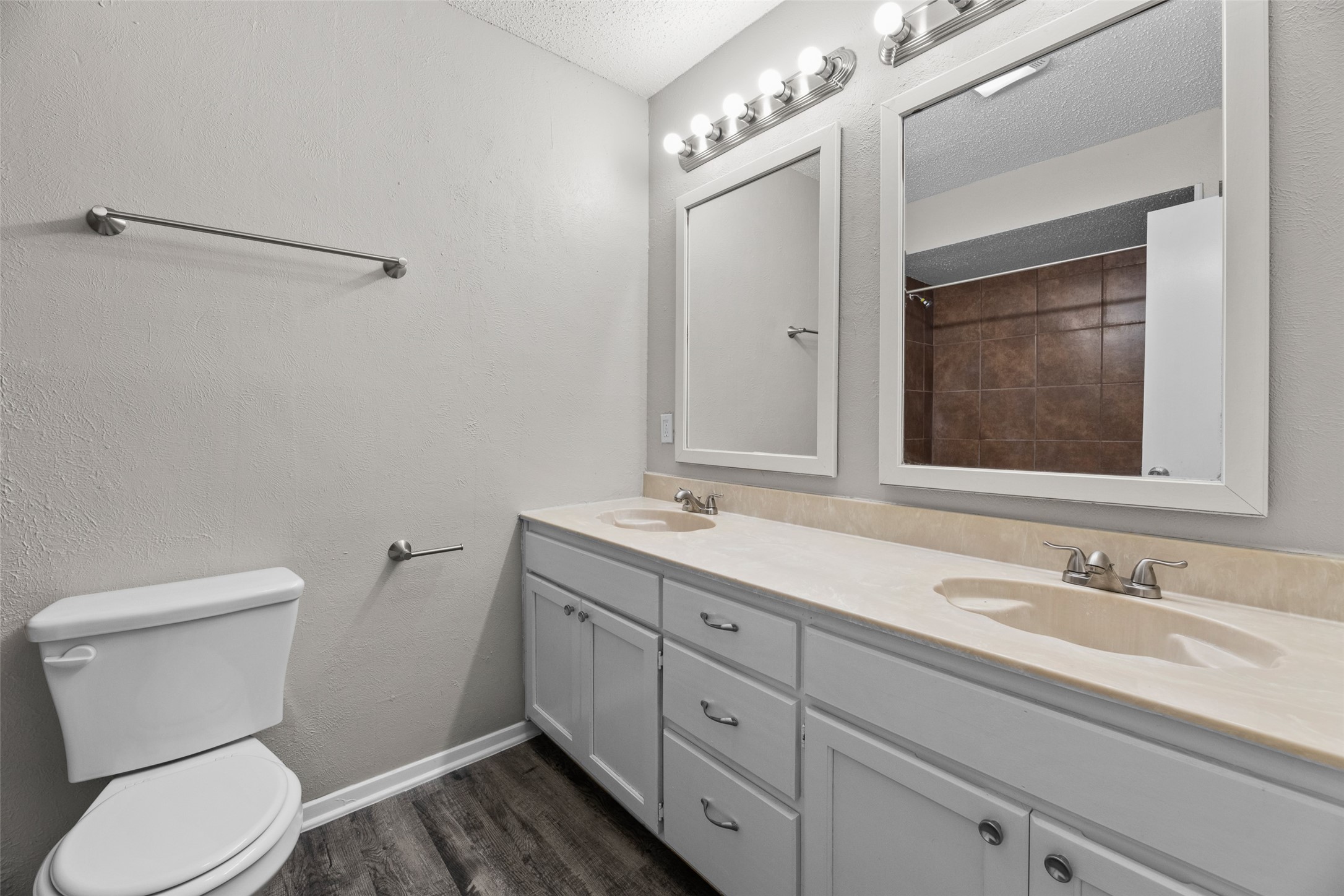 2011 Lavon Creek Lane Arlington TX 76006