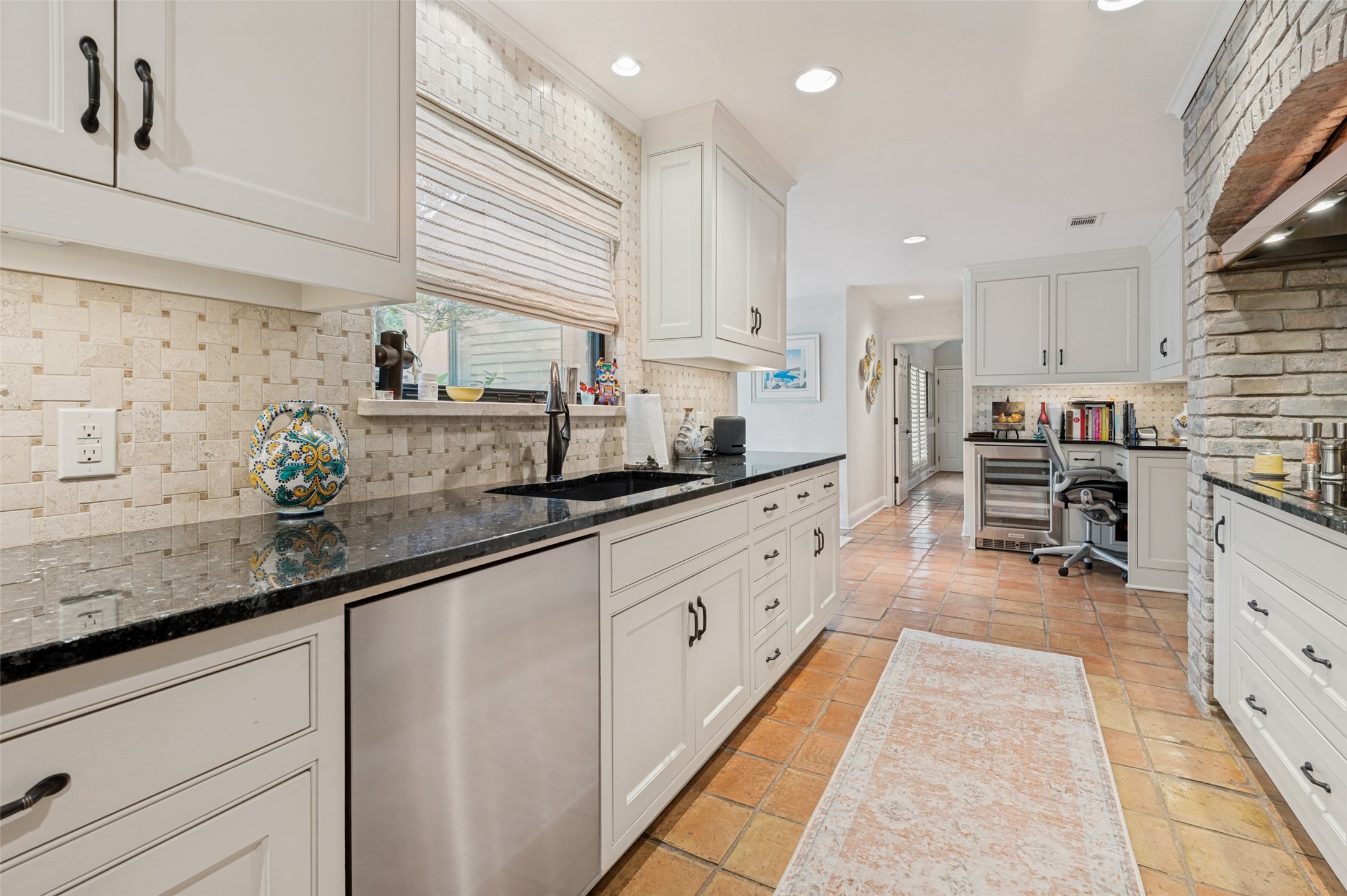 2405 Bluffview Court Arlington TX 76011