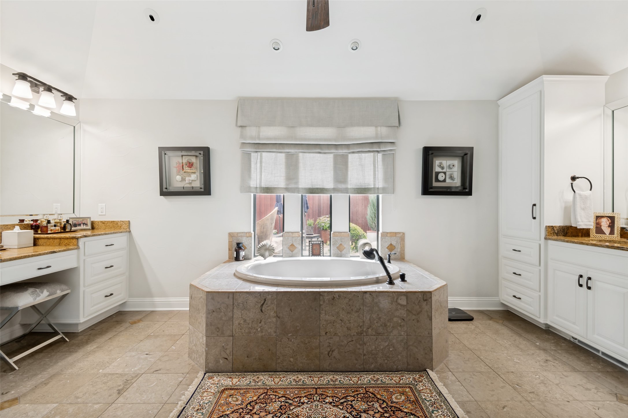 2405 Bluffview Court Arlington TX 76011