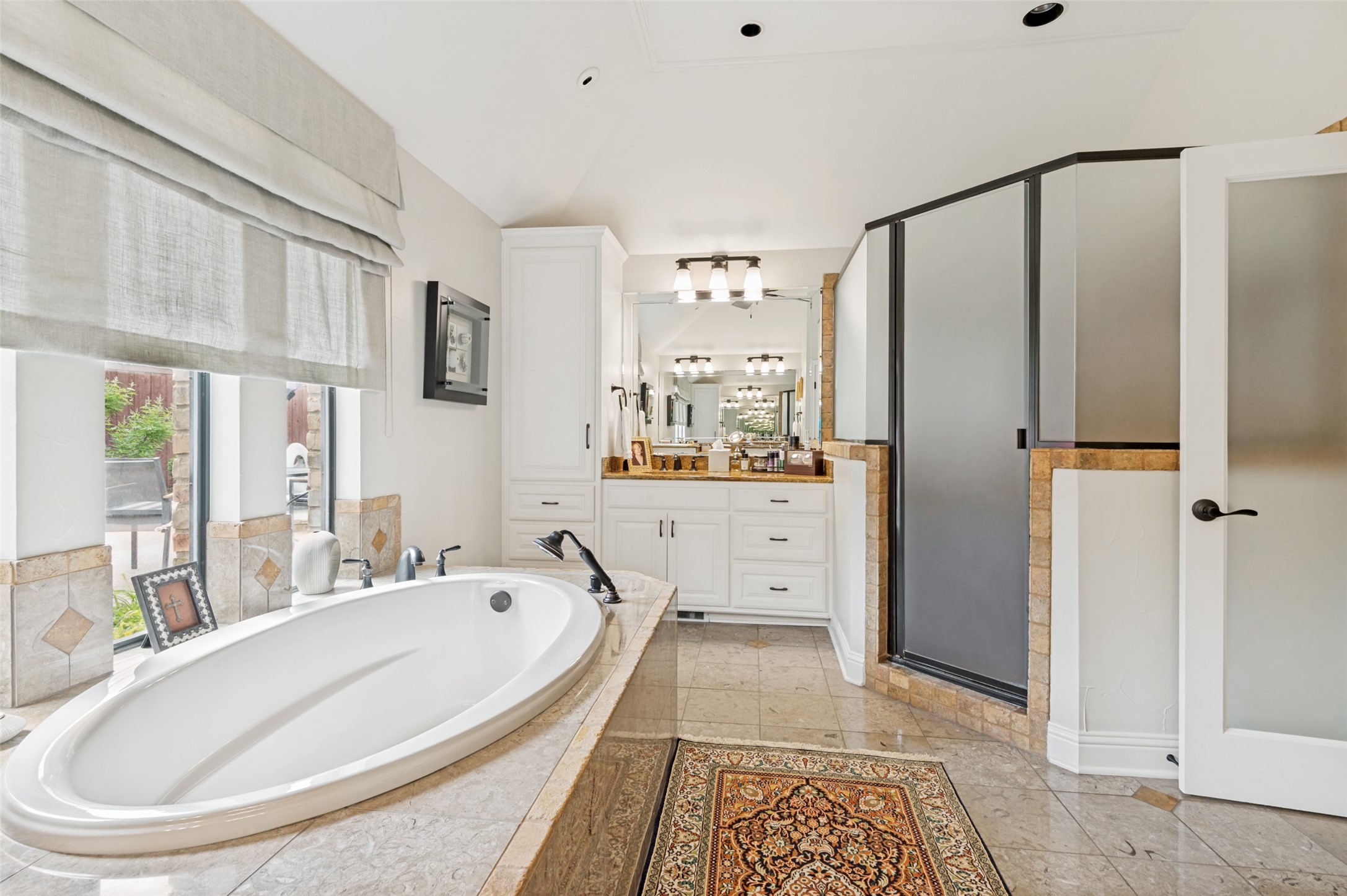 2405 Bluffview Court Arlington TX 76011