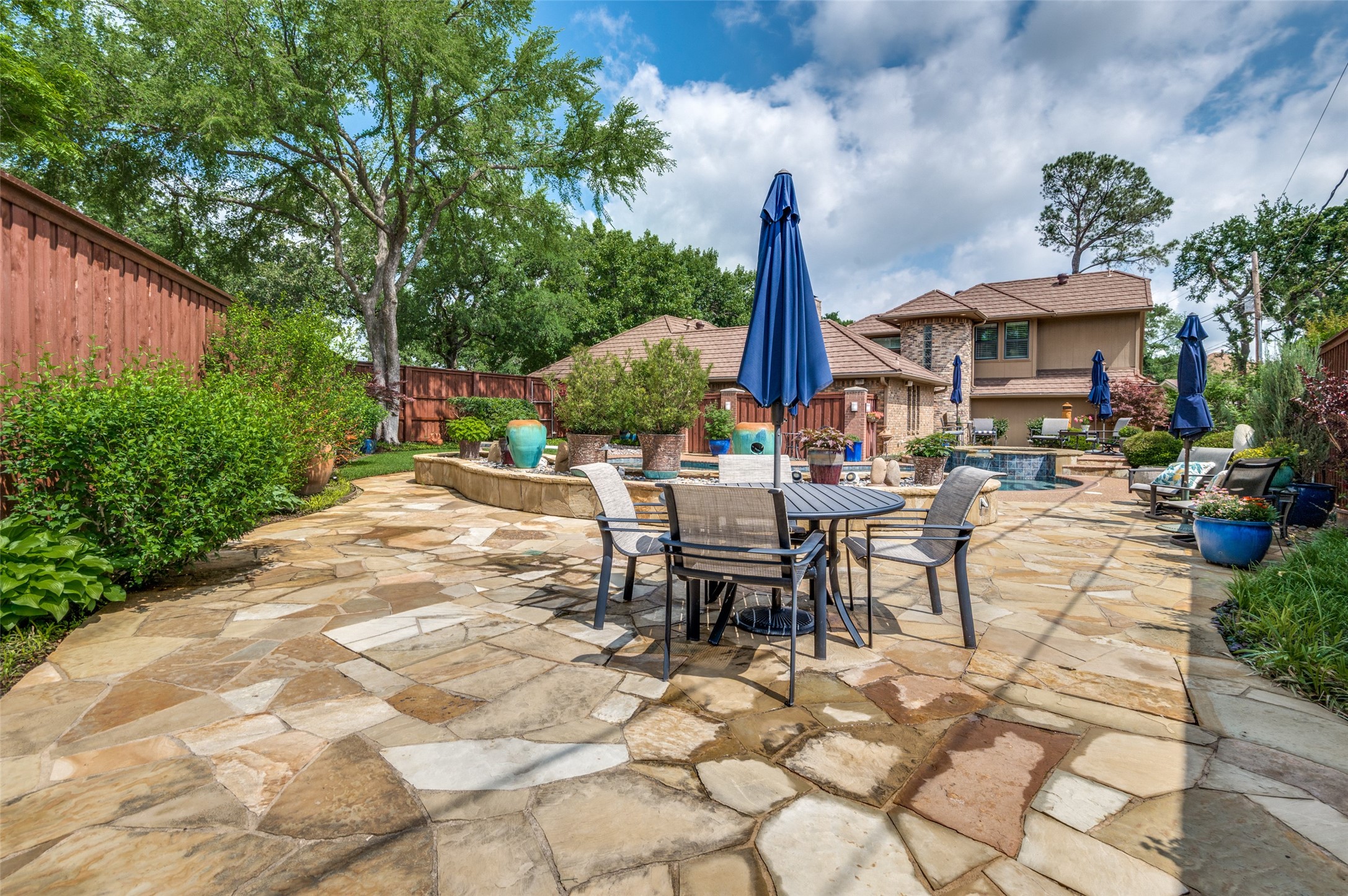 2405 Bluffview Court Arlington TX 76011