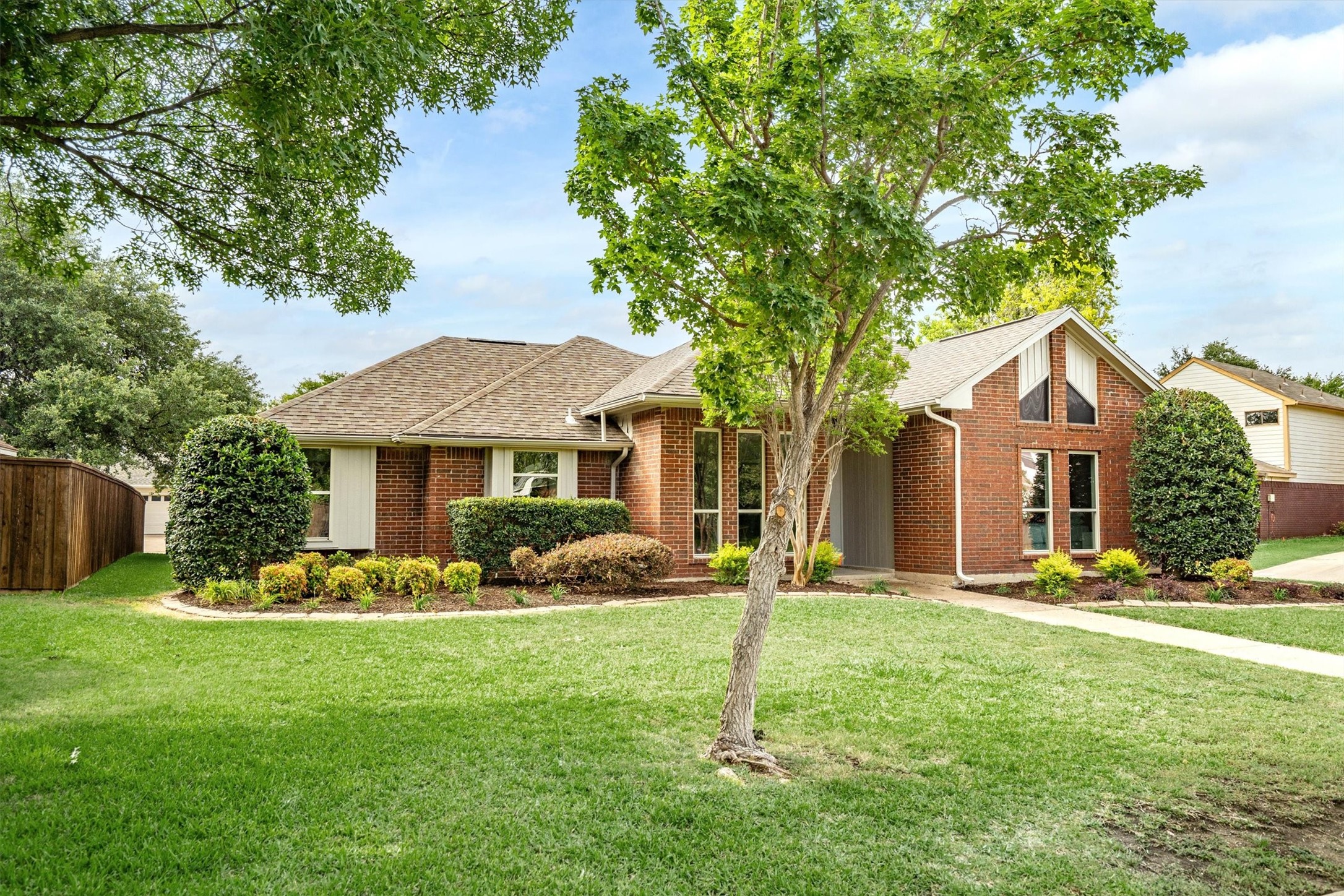 1902 Lansdown Drive Carrollton TX 75010