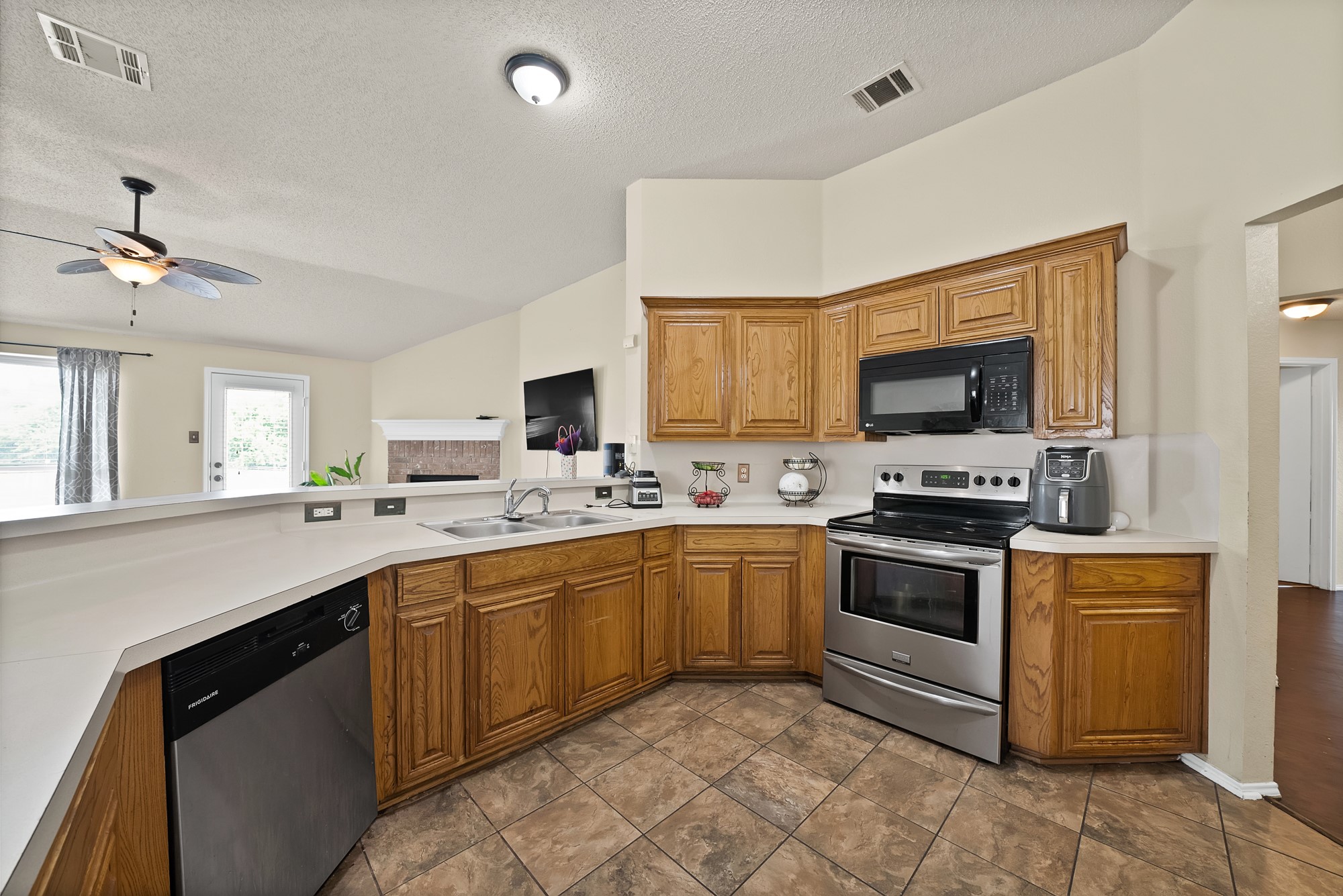 1631 Mt Zion Drive Arlington TX 76018