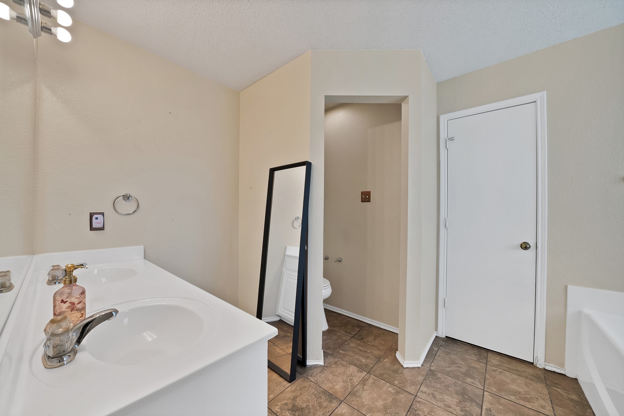 1631 Mt Zion Drive Arlington TX 76018