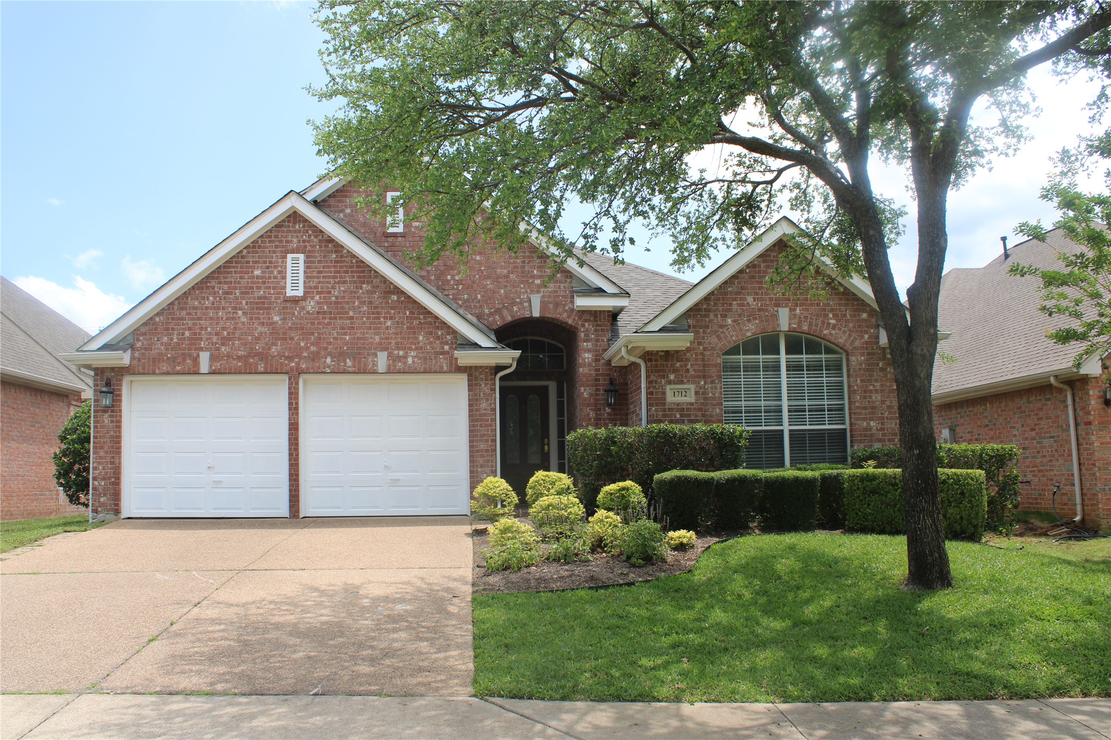 1712 Villa Court Corinth TX 76210