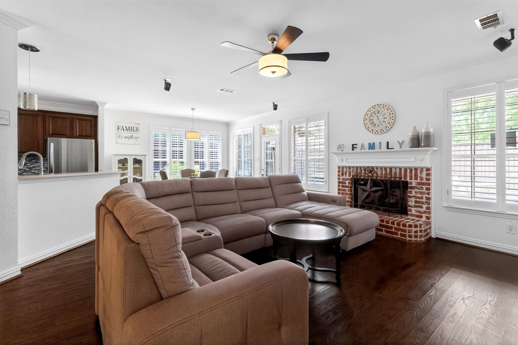 6921 Tartan Trail Garland TX 75044