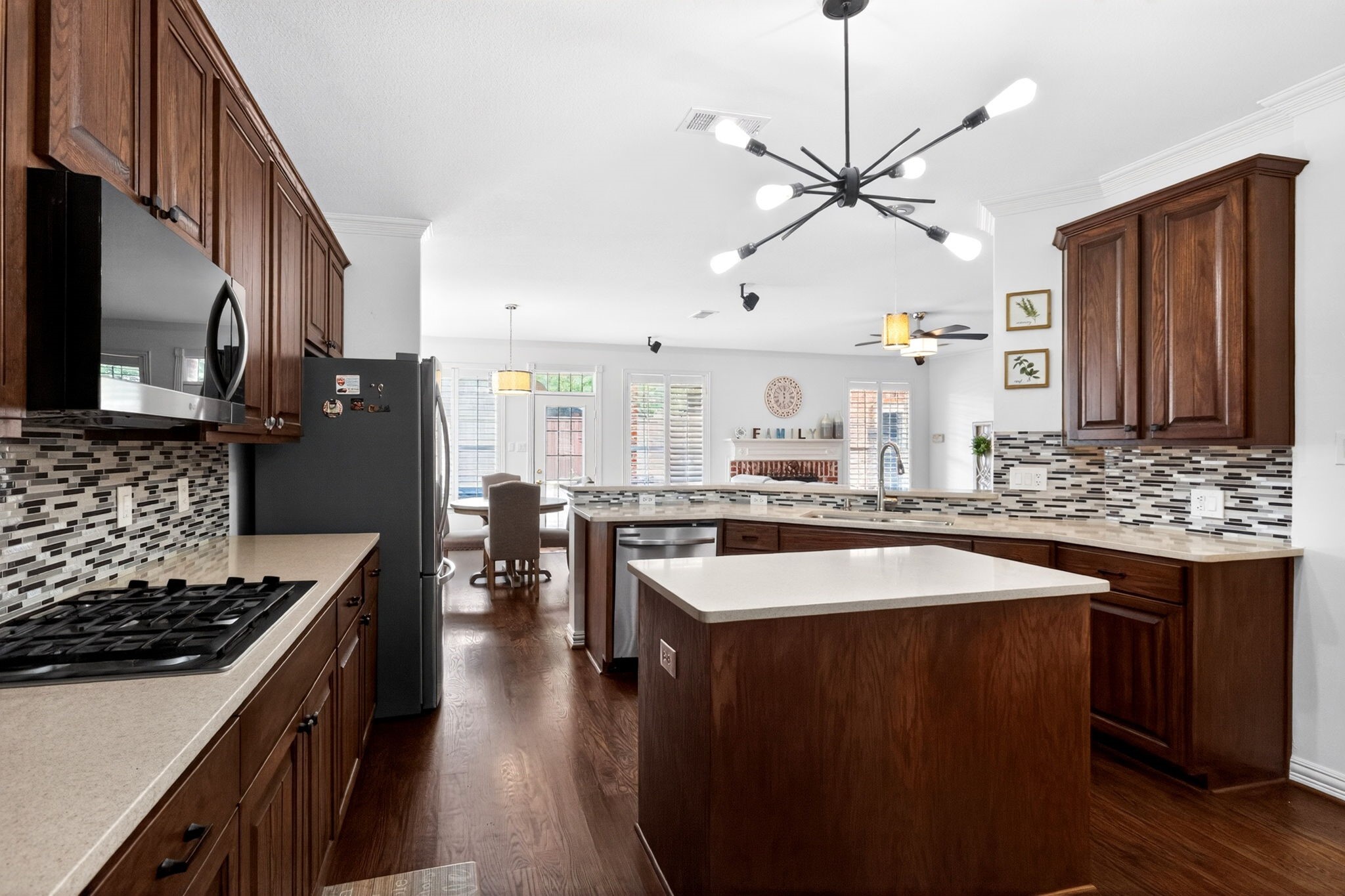 6921 Tartan Trail Garland TX 75044