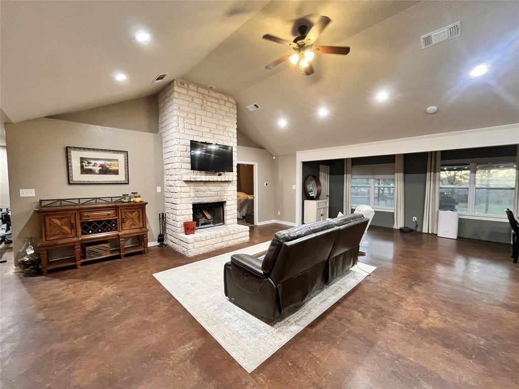 420 Sessums Road Springtown TX 76082