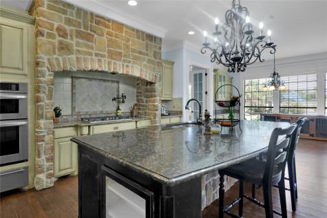 6625 Gehrig Circle Burleson TX 76028