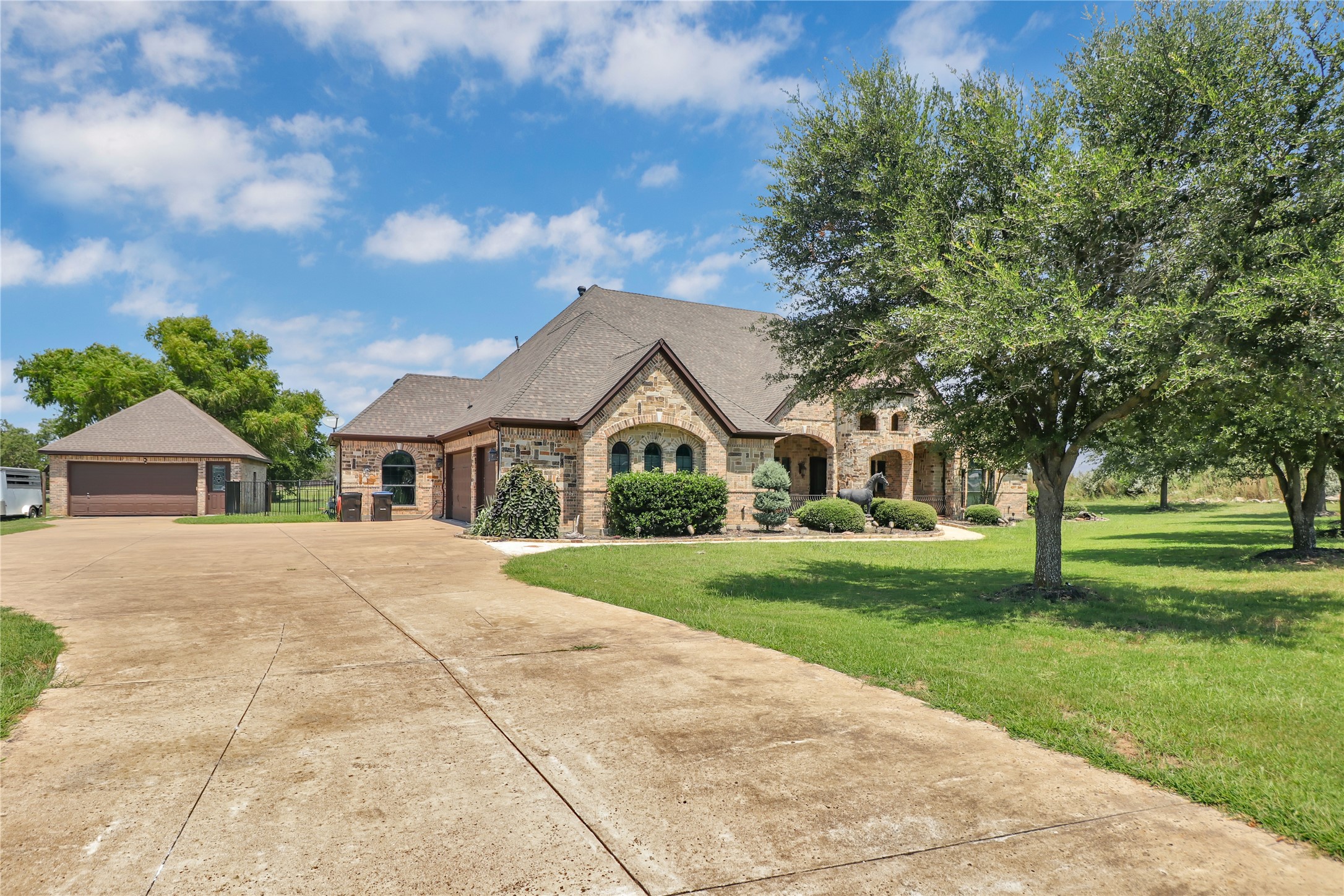 6625 Gehrig Circle Burleson TX 76028