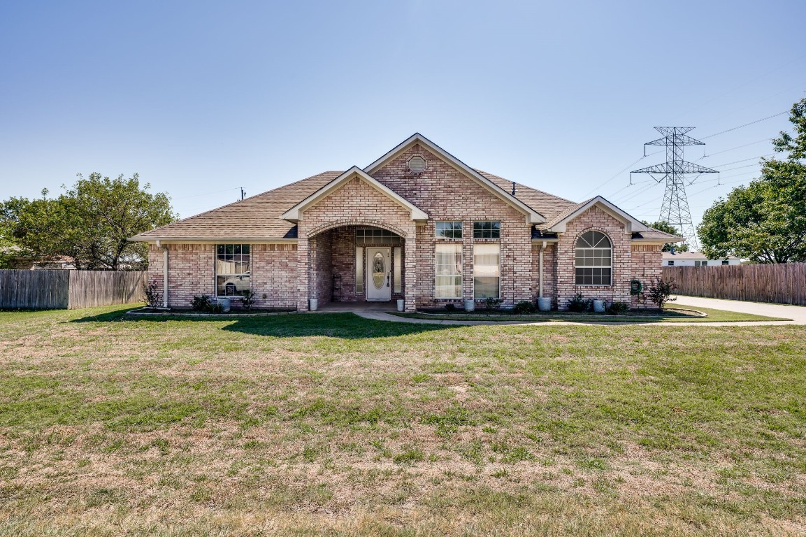 407 W Carter Street Savoy TX 75479