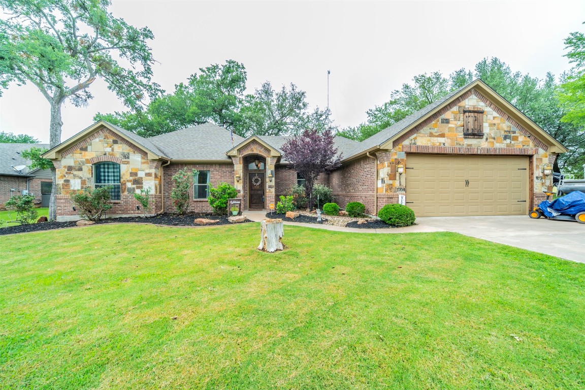 1704 W Limestone Court Granbury TX 76049