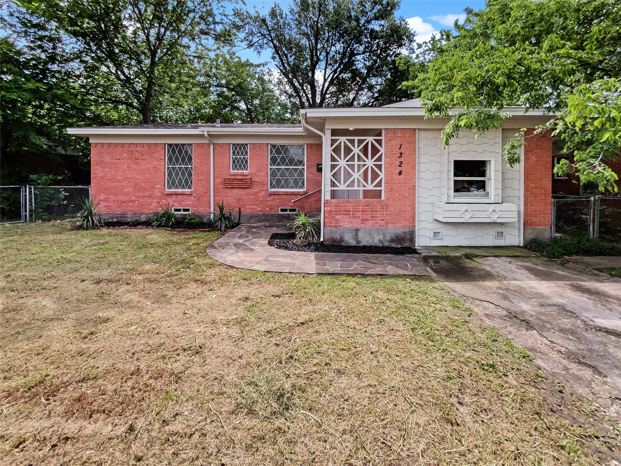 1324 Ridgeview Street Mesquite TX 75149