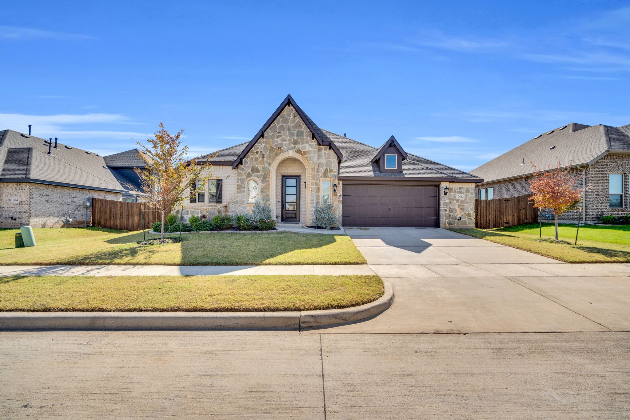 208 Claywood Drive Glenn Heights TX 75154